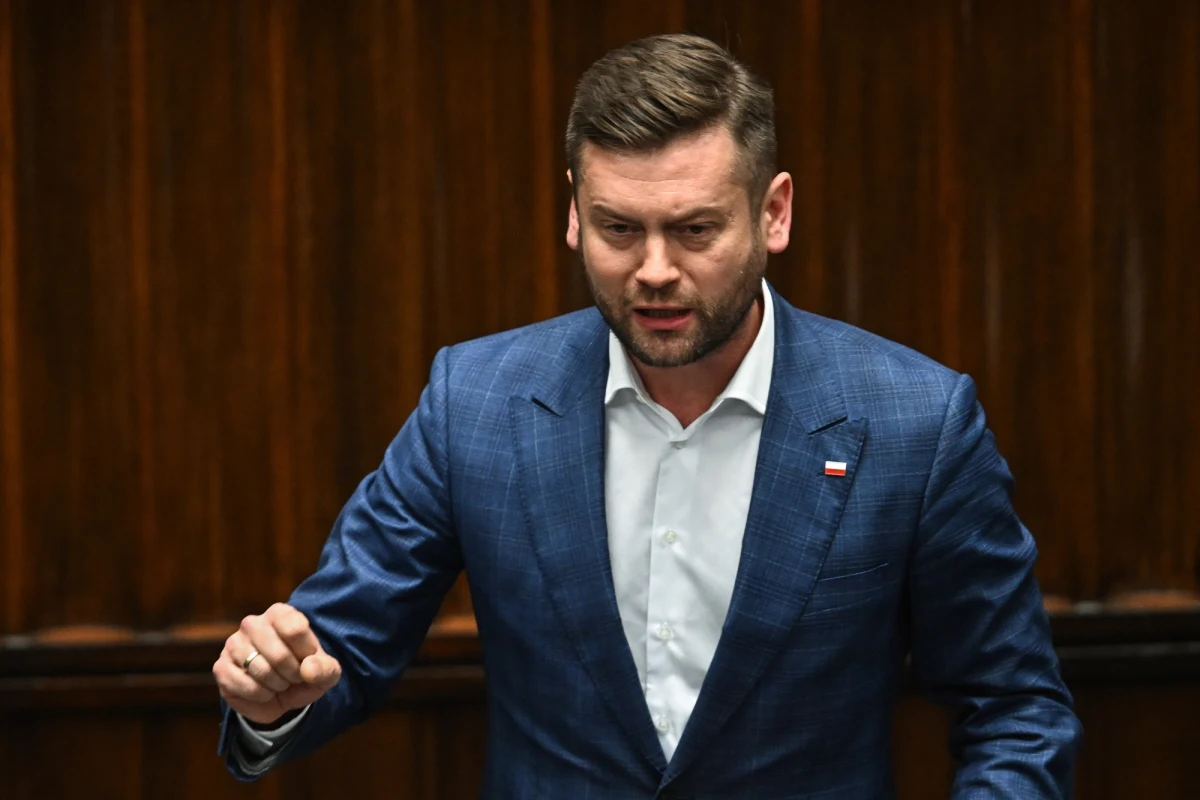 ​Najwyższa Izba Kontroli (NIK) na podstawie wyników kontroli sposobu przygotowania i przeprowadzenia programu "Sport dla Wszystkich" na 2023 rok skierowała do prokuratury zawiadomienie o możliwości popełnienia przestępstwa przez byłego ministra sportu i turystyki Kamila Bortniczuka.