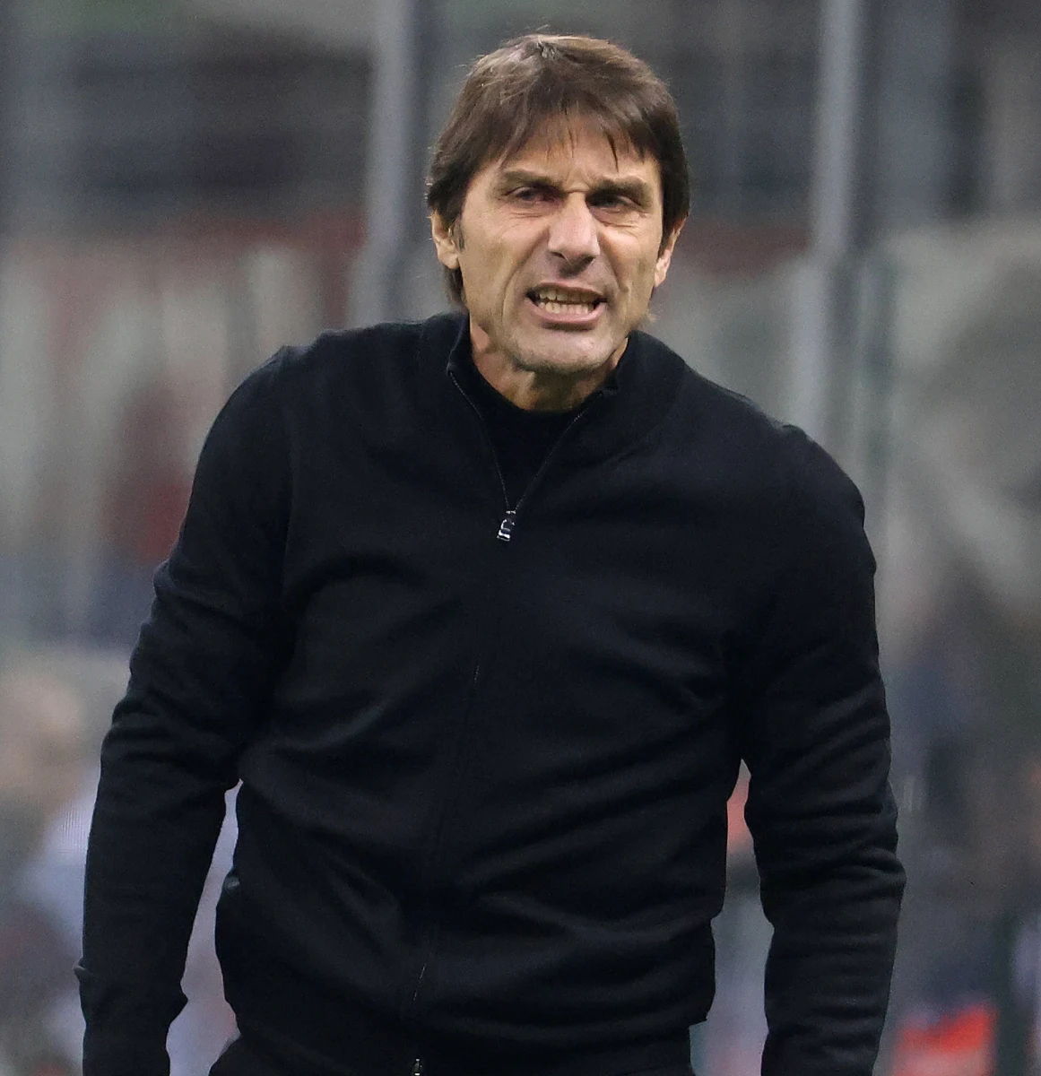 Antonio Conte został szkoleniowcem zespołu włoskiej ekstraklasy piłkarskiej SSC Napoli - poinformował klub. Będzie już piątym trenerem, który poprowadzi drużynę od nieco ponad roku.