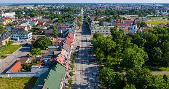 W środę, 5 czerwca władze Suwałk zaprezentowały projekt Mediateki. Ma ona łączyć tradycyjną bibliotekę z obiektem kultury. Obiekt będzie otoczony parkiem, a obok niego powstanie miniamfiteatr.