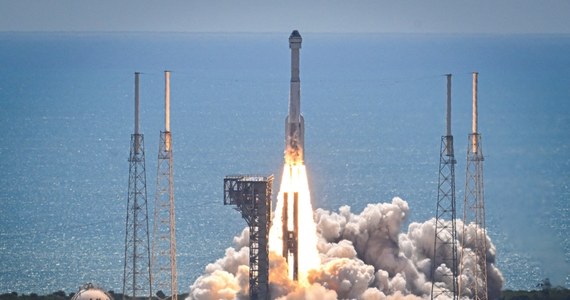 Z przylądka Canaveral na Florydzie wystartował w środę o godz. 10:52 czasu lokalnego (16:52 czasu polskiego) pierwszy załogowy statek kosmiczny Starliner z dwojgiem amerykańskich astronautów na pokładzie. W czwartek ma dotrzeć na Międzynarodową Stację Kosmiczną (ISS).