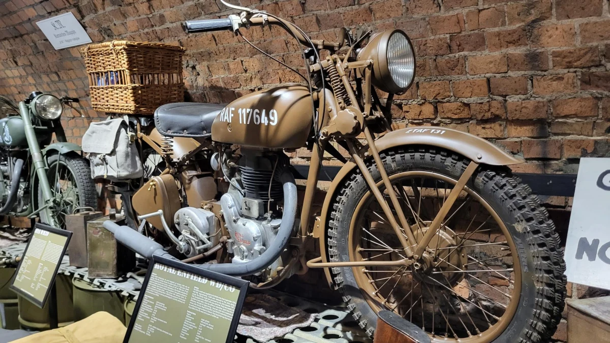 Jakiego sprzętu używali żołnierze walczący 80 lat temu w Normandii? Dowiedzieć się tego mogą turyści oraz poznaniacy odwiedzający Muzeum Uzbrojenia na poznańskiej Cytadeli. Otwarto tam dziś wystawę "Jednoślady operacji Overlord".