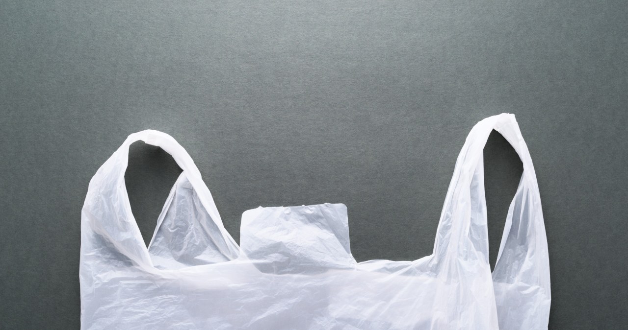 Plastikowe reklamówki wzmacniają drogi. Nowa nadzieja dla środowiska
