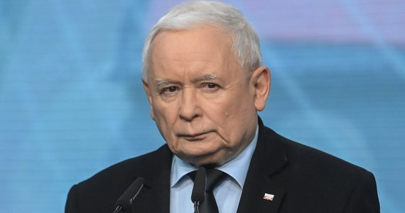 Prezes Prawa i Sprawiedliwości Jarosław Kaczyński zapowiedział, że stawi się w piątek przed sejmową komisją śledczą ds. afery wizowej. Nie zrobił tego w poprzednim terminie - 5 czerwca. 