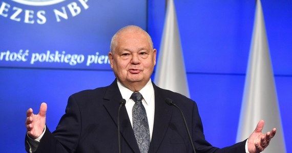 "Nie ma miejsca na dyskusję o obniżce stóp procentowych i w tym roku raczej nie będzie" - zapowiedział prezes Narodowego Banku Polskiego Adam Glapiński. "To jest bliskie pewności, chyba że jakimś cudem nie wzrosłyby ceny energii, ogrzewania i inne, gazu" - dodał. 