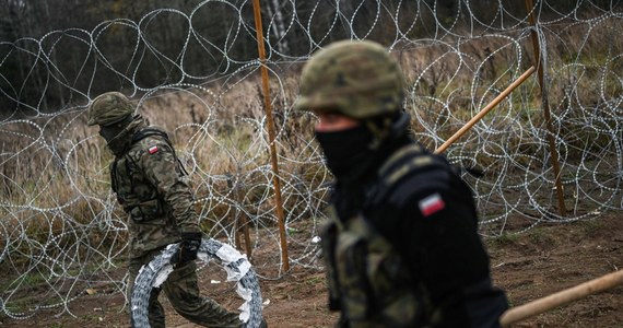 Premier Donald Tusk ma spotkać się jutro rano z Adamem Bodnarem i Władysławem Kosiniakiem-Kamyszem. Ministrowie zostali wezwani w związku ze sprawą żołnierzy zatrzymanych przez Żandarmerię Wojskową i śmiercią żołnierza ugodzonego nożem przez migranta. Inne spotkanie chce zorganizować zastępca Prokuratora Generalnego ds. wojskowych prok. Tomasz Janeczek, który zwrócił się z prośbą o rozmowę do prezydenta Andrzeja Dudy. Chce z nim rozmawiać o "paraliżu nadzoru nad postępowaniami prokuratorskimi dotyczącymi polskich żołnierzy".