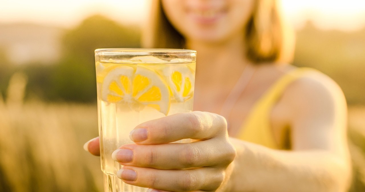  Tę domową lemoniadę zrobisz w mgnieniu oka. Wystarczą trzy składniki i blender