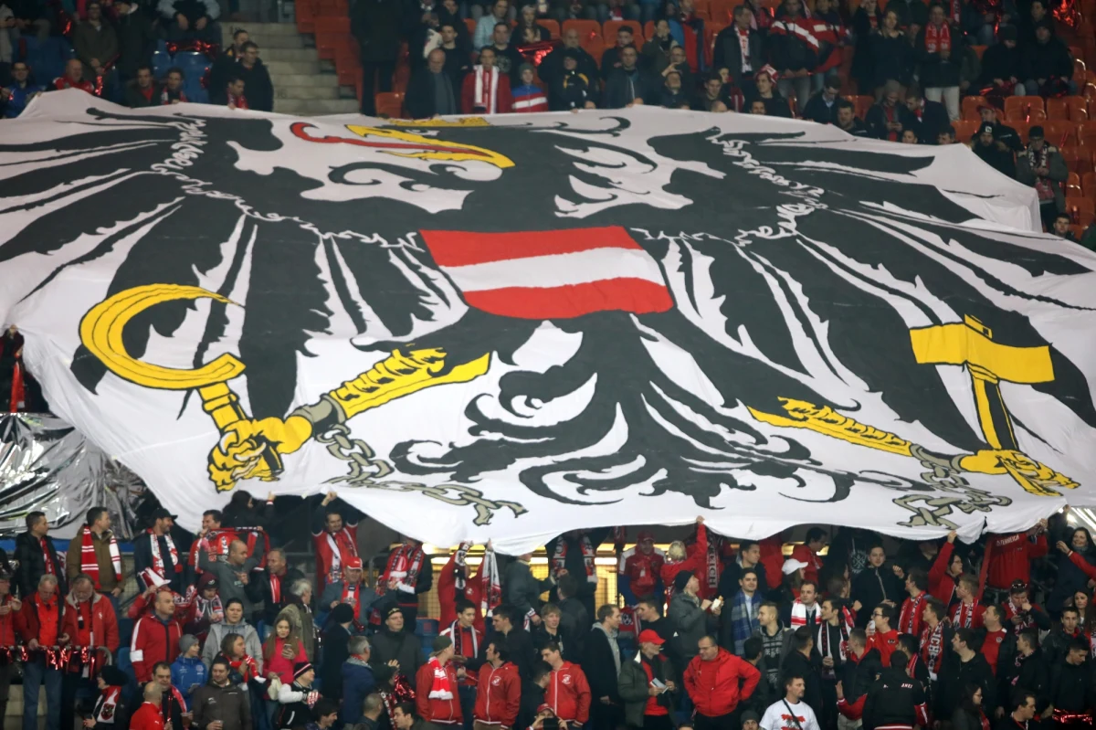 Bramkarz Tobias Lawal, obrońca Stefan Lainer oraz pomocnik Thierno Ballo zostali skreśleni z kadry Austrii na rozpoczynające się 14 czerwca piłkarskie mistrzostwa Europy w Niemczech. W fazie grupowej Austria będzie rywalem Polski.