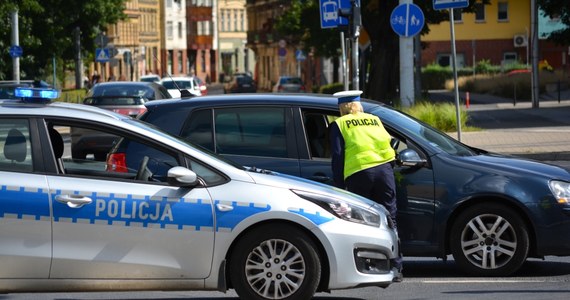 Zielonogórska policja szuka kierowcy volvo, który przejechał po 3-letnim dziecku i uciekł. Do wypadku doszło na ulicy Pod Topolami. 