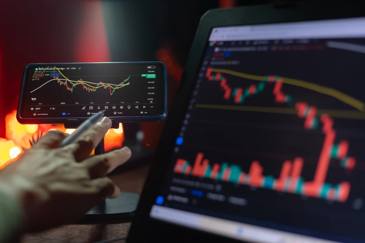 45-latka z powiatu zamojskiego, za namową mężczyzny, którego poznała w mediach społecznościowych zainwestowała w kryptowaluty. Straciła 430 tys. złotych - nie tylko oszczędności, ale i pieniądze z pożyczek.   

