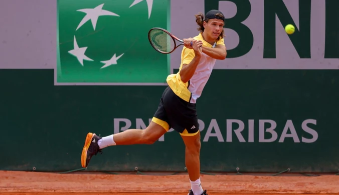 6:4, piłki na przełamanie i zwrot akcji w meczu Polaka. Niebywałe emocje w finale Roland Garros