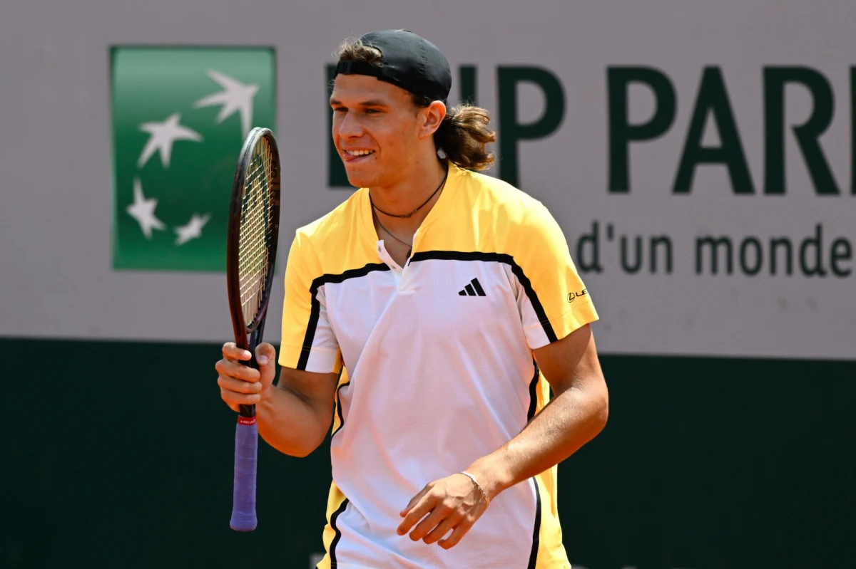 Tomasz Berkieta przegrał finał juniorskiego French Open w Paryżu. Niespełna 18-letni polski tenisista uległ rozstawionemu z numerem piątym Amerykaninowi Kaylanowi Bigunowi 6:4, 3:6, 3:6.