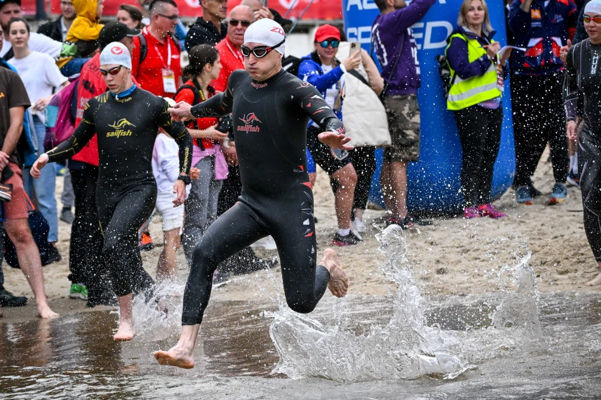Od 14 do 16 czerwca 2024 r. Gdańsk znów będzie gospodarzem jednych z najatrakcyjniejszych zawodów triathlonowych w Europie – LOTTO Challenge Gdańsk powered by PGE. Zarówno zawodowcy, jak i uprawiający triathlon amatorsko będą mieli okazję, by zmierzyć się z własnymi słabościami i trasą tradycyjnie ze startem i metą na plaży w Gdańsku-Brzeźnie. 