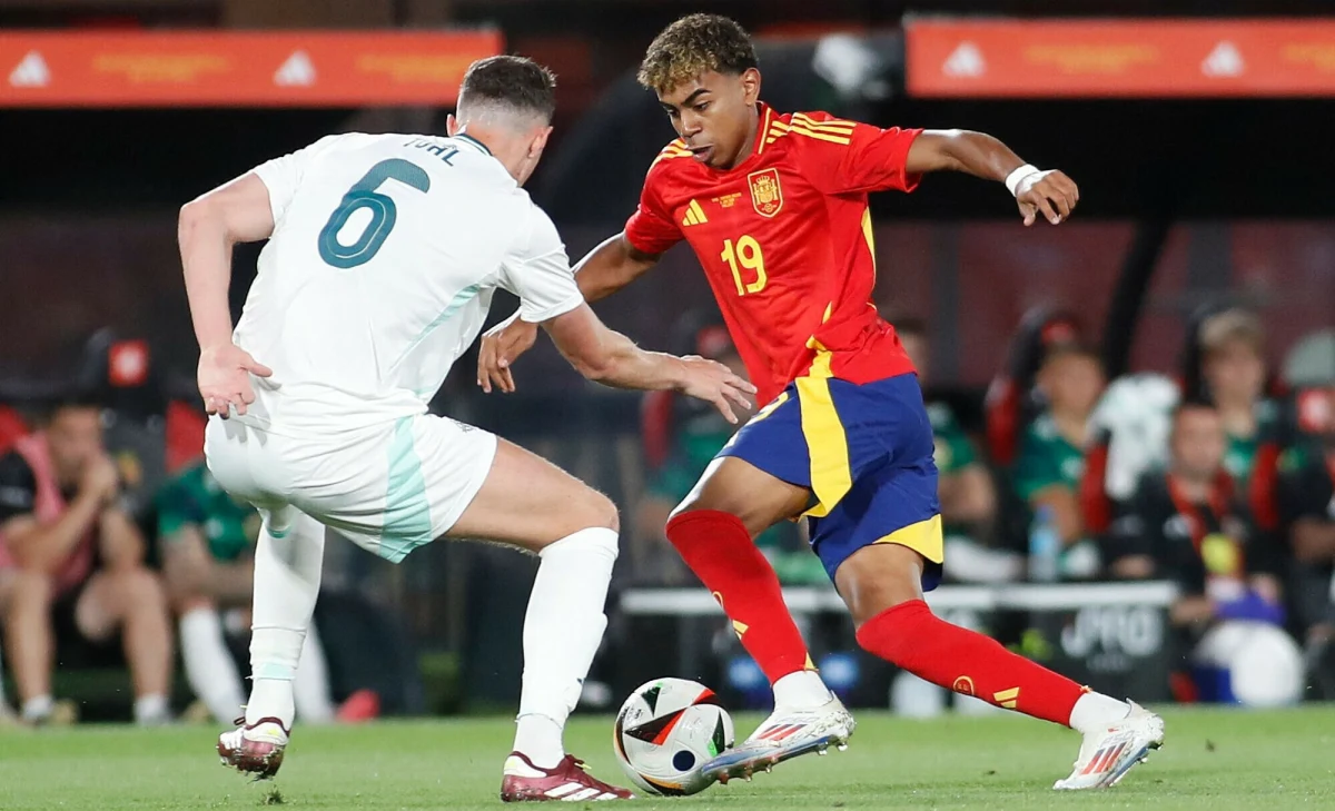 W kadrach uczestników mistrzostw Europy w Niemczech jest 622 piłkarzy, w tym 26 Polaków. Najmłodszym zawodnikiem turnieju będzie Hiszpan Lamine Yamal, który dzień przed finałem skończy 17 lat. Najstarszy, Portugalczyk Pepe, w lutym obchodził 41. urodziny.