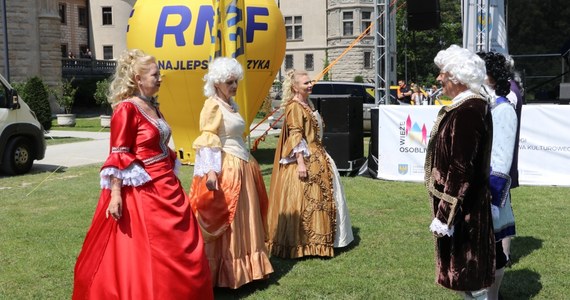 Bajkowa sceneria i moc atrakcji czekają dziś na odwiedzających zamek w Mosznej na Opolszczyźnie. Trwa tam festiwal Wieże Osobliwości, odbywający się w ramach Międzynarodowych Targów Turystyki i Dziedzictwa Kulturowego.