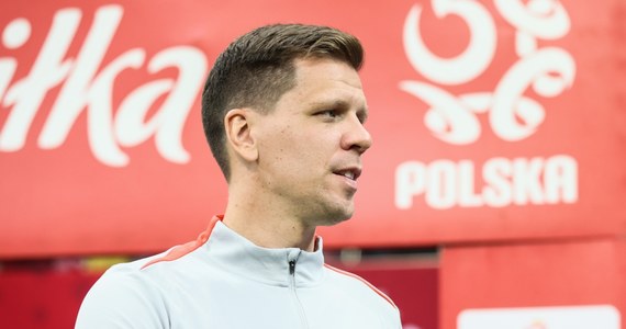 Wojciech Szczęsny możne ponownie zostać klubowym kolegą Cristiano Ronaldo. Dziennikarz sportowy Fabrizio Romano poinformował, że po polskiego bramkarza zgłosił się Al-Nassr. Z kolei Tomasz Włodarczyk z portalu meczyki.pl przekazał, że 34-latek będzie mógł liczyć na wynagrodzenie w wysokości nawet 20 mln euro za sezon gry.