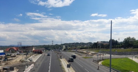 W poniedziałek (10 czerwca) o g. 5 rano zmieniona zostanie organizacja ruchu na zakopiance w Gaju. Ruch w obu kierunkach będzie możliwy tylko jednym pasem jezdni.