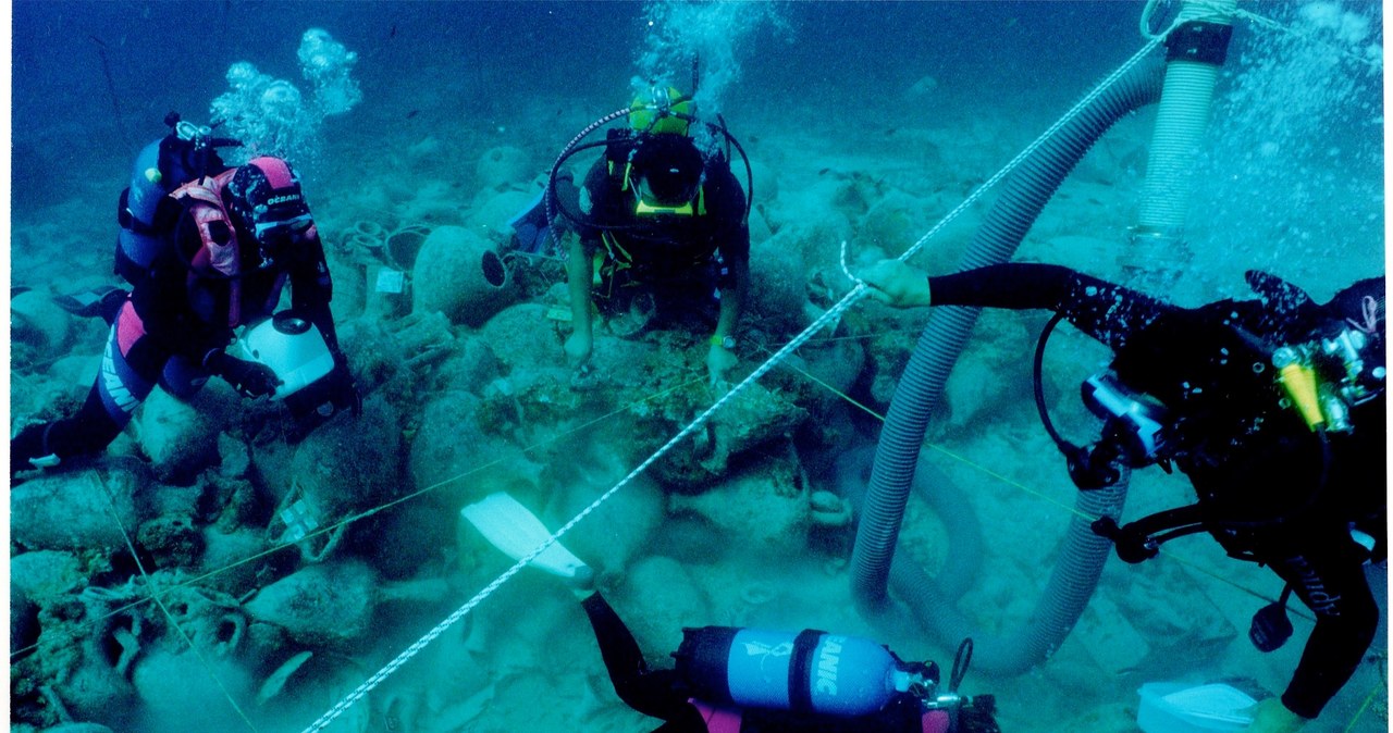 Archeolodzy podwodni zidentyfikowali w jednym z kujawskich jezior rytualne stanowisko Celtów. To pierwsze takie odkrycie na terenie dzisiejszej Polski. Co udało się znaleźć pod wodą?