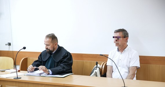 W Sądzie Okręgowym w Krakowie ruszył proces w głośnej sprawie pożaru Archiwum Miejskiego, do którego doszło w lutym 2021 roku. Z dymem poszły kilometry dokumentów przechowywanych w nowoczesnym budynku przy ul. Na Załęczu. Pierwszy z oskarżonych to Andrzej H. - rzeczoznawca do spraw ochrony przeciwpożarowej.