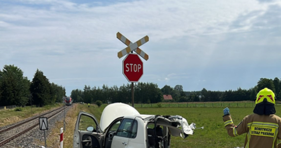 Dwie osoby zostały ranne w zderzeniu samochodu z pociągiem osobowym relacji Szczytno-Pisz. Do wypadku doszło w Świętajnie w powiecie szczycieńskim (woj. warmińsko-mazurskie). 