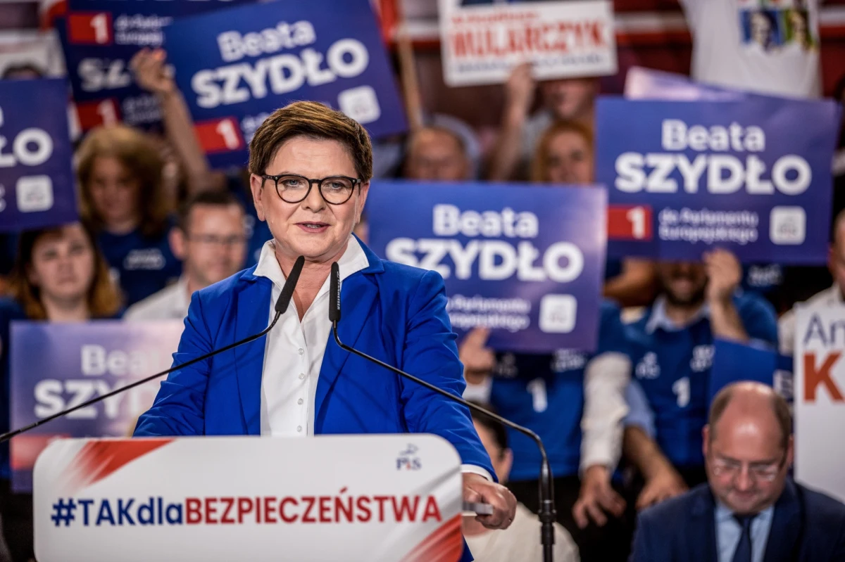 Beata Szydło uplasowała się na trzeciej pozycji, jeśli chodzi o liczbę głosów w tegorocznych wyborach do Parlamentu Europejskiego. Na europosłankę PiS zagłosowało ponad 285 tys. wyborców.  To oczywiście świetny wynik, ale w porównaniu do poprzednich wyborów z 2019 r. straciła prawie połowę głosów.