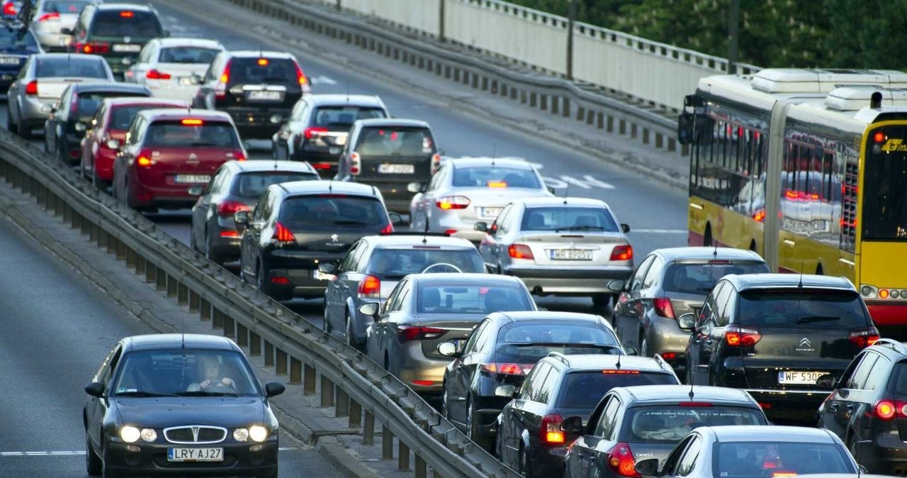 Koniec kłamstw o samochodach w Polsce. Nowy raport wywraca stolik