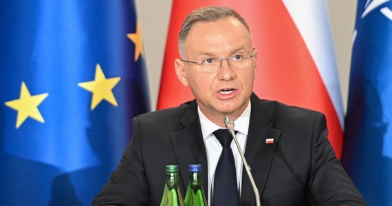 Prezydent Andrzej Duda na Radzie Bezpieczeństwa Narodowego podkreślił, że Polska powinna doprowadzić do ukarania sprawców morderstwa żołnierza, zmarłego po ugodzeniu nożem podczas służby na granicy polsko-białoruskiej. Według prezydenta było to podniesienie ręki przez obcych na Rzeczpospolitą.