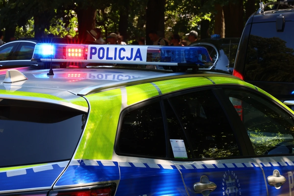 15-letni mieszkaniec gminy Lubartów, pożyczył auto rodziców i wybrał się na przejażdżkę. Chłopak stracił panowanie nad kierownicą i uderzył w drzewo w miejscowości Skrobów-Kolonia. Odpowie przed sądem rodzinnym.