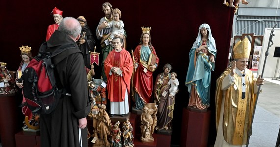 Ikony, rzeźby, figurki, pamiątki religijne, konfesjonały z poduszkami powietrznymi - to wszystko można zobaczyć na Międzynarodowej Wystawie Budownictwa i Wyposażenia Kościołów, Sztuki Sakralnej i Dewocjonaliów Sacroexpo w Targach Kielce. 