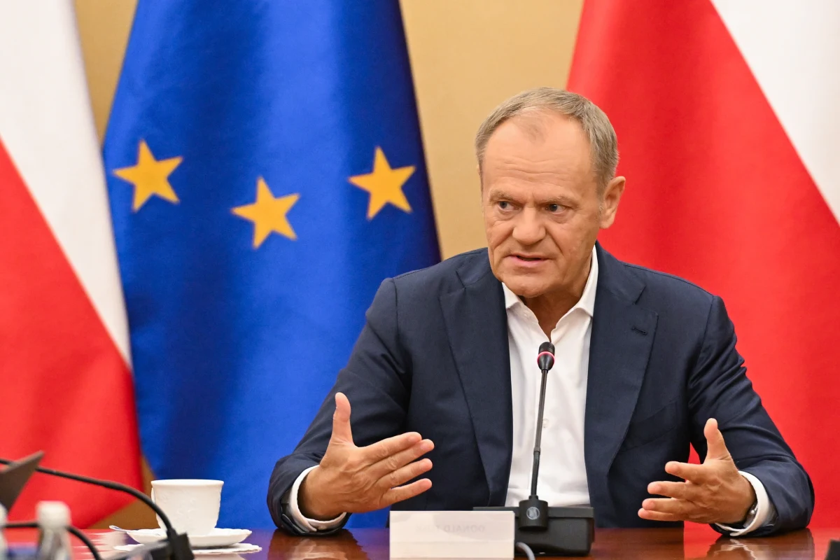 ​W ostatnich tygodniach aresztowano dziesięć osób bezpośrednio zaangażowanych w akty dywersji i sabotażu w Polsce. Mamy powody sądzić, że to nie są ostatnie tego typu zdarzenia - powiedział premier Donald Tusk podczas spotkania z wojewodami w Białymstoku.