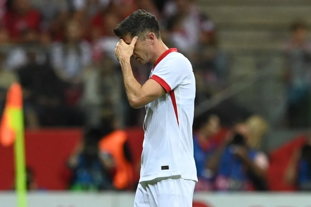 Robert Lewandowski z powodu kontuzji nie zagra w niedzielnym meczu Polski z Holandią na Euro 2024 w Niemczech. Lepiej wygląda sytuacja Karola Świderskiego i Pawła Dawidowicza. 