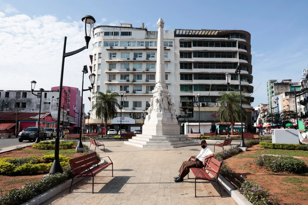 Plaza 5 de Mayo, Panama City