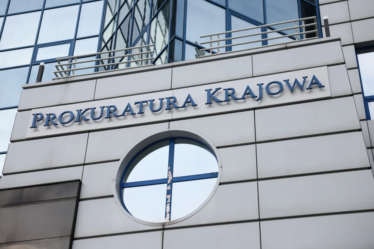 Szokujące kulisy zakupu i przebudowy biurowca na potrzeby siedziby Prokuratury Krajowej. Lista nieprawidłowości stwierdzona przez Najwyższą Izbę Kontroli jest bardzo długa. Jak dowiedział się reporter RMF FM Krzysztof Zasada, potężne pieniądze poprzednie kierownictwo prokuratury wydało niecelowo, bez wiarygodnych ocen stanu technicznego, bez rzetelnego szacowania kosztów. Przez to te koszty z 15 milionów wzrosły aż pięciokrotnie. 