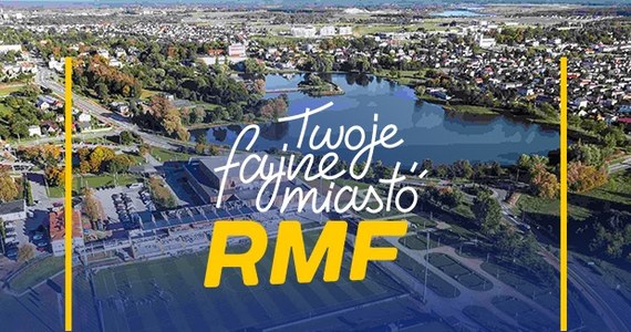 W sobotę ekipa Twojego Fajnego Miasta w RMF FM odwiedzi drugie co do wielkości miasto w województwie podlaskim, czyli 70-tysięczne Suwałki. "Polski biegun zimna" od lat promuje się jako pogodne miasto, a jego maskotką jest biały miś UśMich. Nad Zalewem Arkadia sprawdzimy, czy mieszkańcy Suwałk faktycznie czują bluesa. W tym mieście w sobotę stanie mobilne studio RMF FM. 