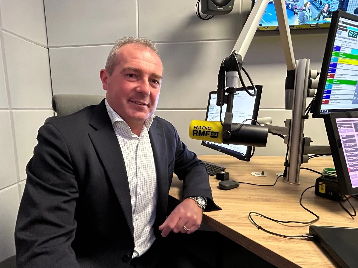 Wyjście z grupy będzie dużym sukcesem, bo jest to grupa śmierci - tak o szansach reprezentacji Polski na Euro 2024 mówił Marek Koźmiński, gość Popołudniowej rozmowy w RMF FM. "Bardzo dawno takiego trudnego startu przed mistrzostwami nie mieliśmy" - zaznaczył były piłkarz drużyny narodowej i były wiceprezes PZPN, odnosząc się do kontuzji m.in. Roberta Lewandowskiego.