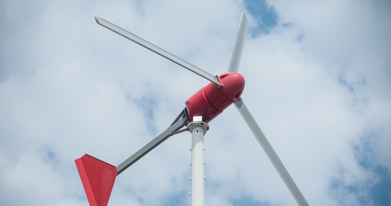 Ile kosztuje mała elektrownia wiatrowa i czy to się opłaca?