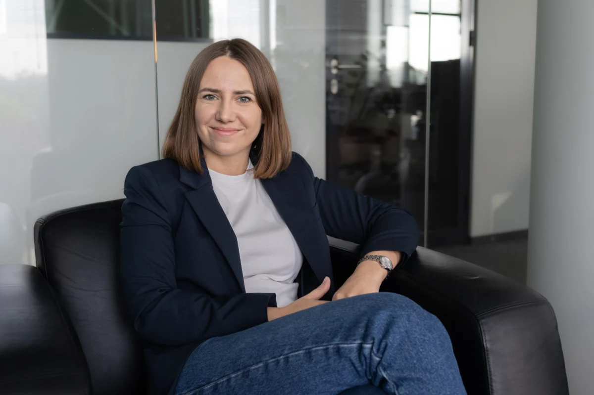 Anna Bryłka osiągnęła najlepszy procentowy wynik w eurowyborach z całej Konfederacji. Potrafi doić krowy, grać na organach i śpiewać. Studiowała w Perugii i uwielbia Umbrię. Do Parlamentu Europejskiego jedzie "reprezentować Polki i Polaków". Uważa, że referendum w sprawie wyjścia z UE powinno się odbyć i deklaruje: zagłosowałabym za opuszczeniem Wspólnoty. W Porannej rozmowie w RMF FM przyznała, że Polska musi przygotowywać się na wyjście z Unii Europejskiej.