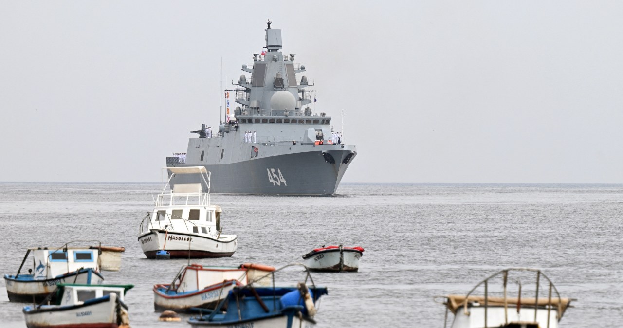 Strzały w kanale La Manche. Rosyjska fregata celowała w stronę jachtu