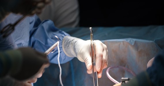 Amerykańscy lekarze przeszczepili wątrobę 98-latka 72-letniej pacjentce. Mężczyzna w ten sposób stał się najstarszym jak dotąd dawcą tego organu w Stanach Zjednoczonych.