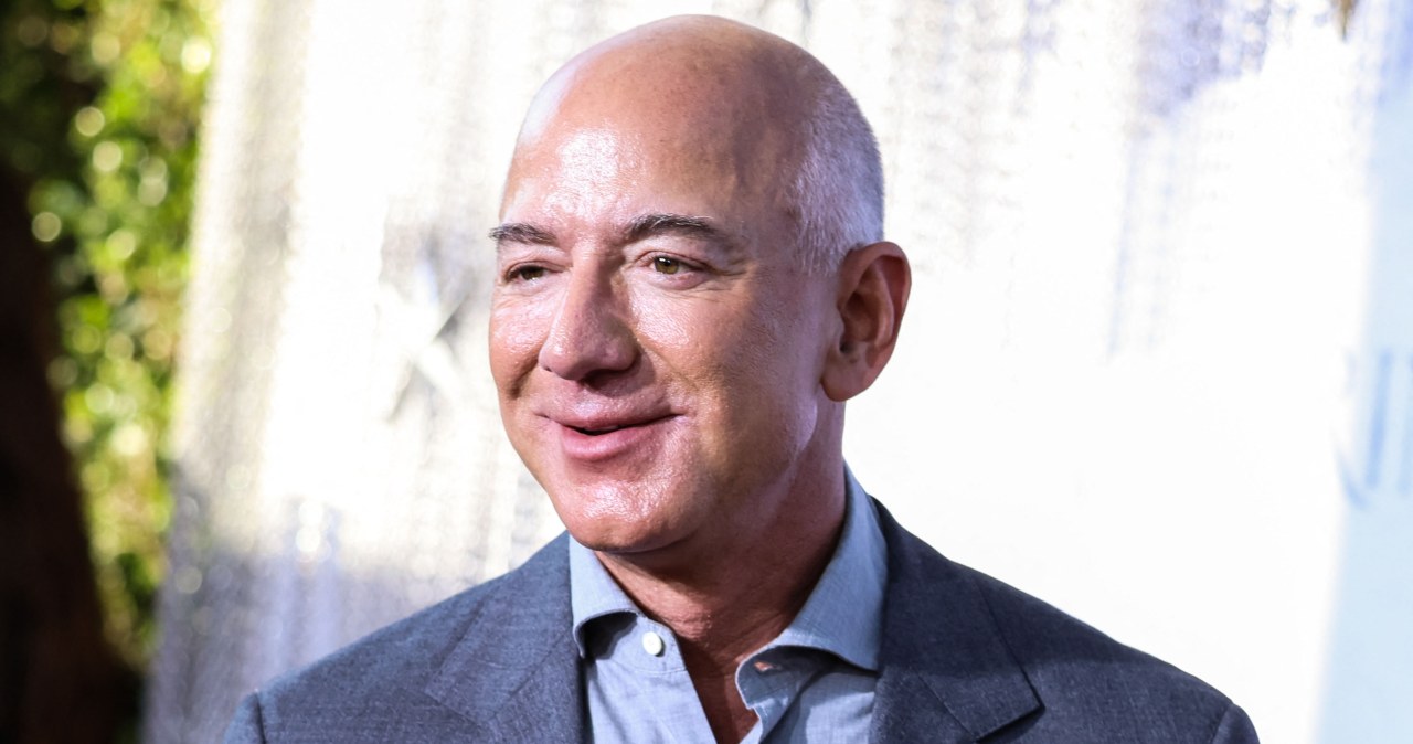 Kurs akcji Amazona wystrzelił. Inwestorzy wierzą w AI, a Bezos liczy zyski