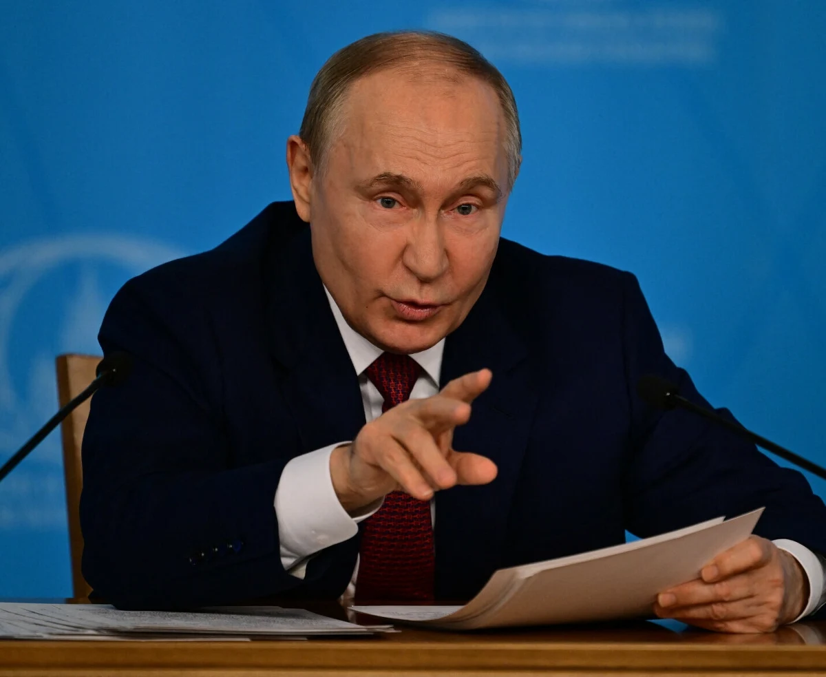 Armia rosyjska wstrzyma ogień, jeśli ukraińskie wojska wycofają się z anektowanych przez Rosję ukraińskich terytoriów, a Kijów zobowiąże się do tego, że nie wstąpi do NATO - powiedział prezydent Rosji, Władimir Putin. To jednak nie wszystkie warunki, jakie postawił.