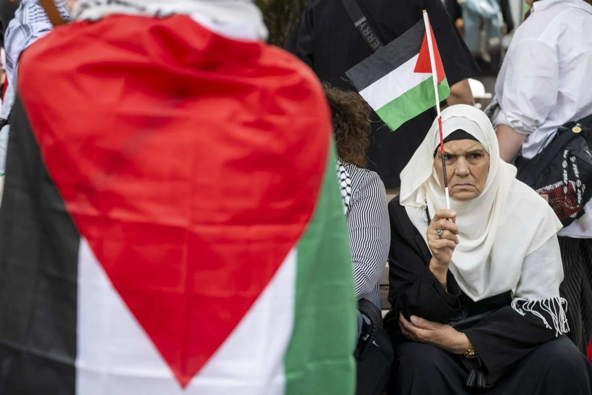 Popularność Hamasu wśród Palestyńczyków rośnie – taką informacją podzielił się portal Times of Israel. Według przeprowadzonego przez Palestyńskie Centrum Badań nad Polityką na przełomie maja i czerwca sondażu popularność terrorystycznego Hamasu wśród Palestyńczyków wynosiła przed wojną 20 proc. Dziś jest to dwa razy więcej.