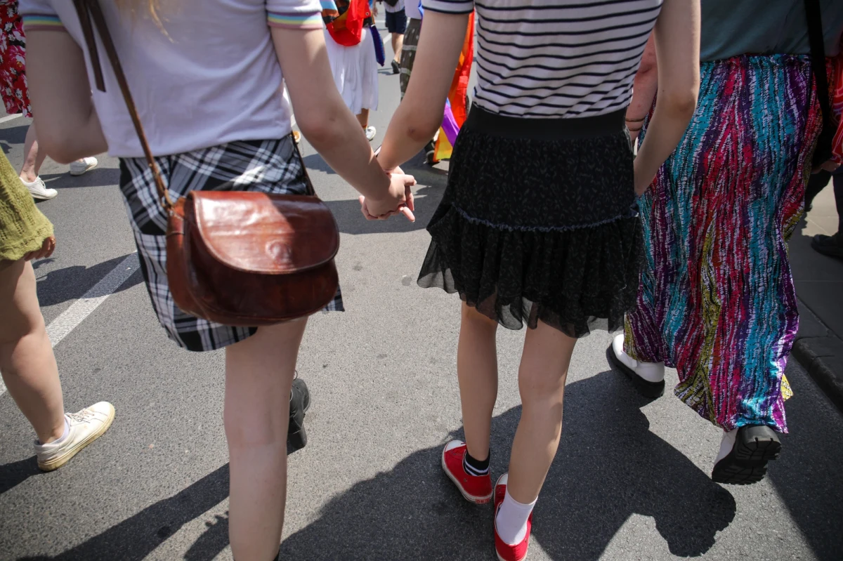 Dziś w sąsiedztwie Pałacu Kultury i Nauki stanie miasteczko promujące idee równości, wolności i tolerancji. Odbędzie się również przemarsz ulicami Śródmieścia. Policja może zdecydować o wyłączeniu ulic z ruchu. Autobusy i tramwaje będą kursowały objazdami - poinformował stołeczny ratusz.