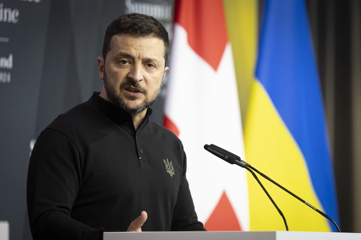 Jestem wdzięczny każdej i każdemu, kto pomógł i pomoże wypracować formułę pokojową - mówił przywódca Ukrainy Wołodymyr Zełenski. Wraz z prezydent Szwajcarii Violą Amherd w krótkim oświadczeniu otwierającym w Buergenstock konferencję ws. pokoju na Ukrainie oznajmił, że wierzy, iż zebrani na szczycie politycy będą "świadkami tworzenia się historii".