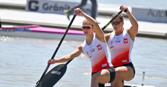 Pięć srebrnych medali i jeden brązowy to sobotni dorobek polskiej reprezentacji kajakarzy rywalizującej w mistrzostwa Europy w węgierskim Szegedzie. Dwukrotnie na podium stanęły kanadyjkarki Sylwia Szczerbińska i Dorota Borowska.