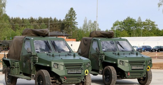 Trzej żołnierze trafili do szpitala w Hajnówce na badania, po kolizji do jakiej doszło podczas ich patrolu terenów przygranicznych. Na drodze pojazdu, którym się poruszali, stanął żubr. 