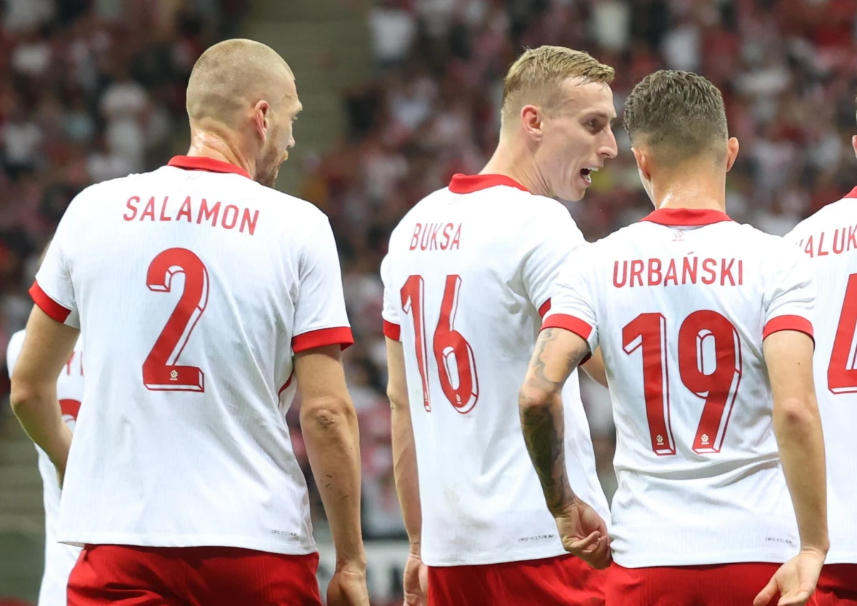 Bez kontuzjowanego Roberta Lewandowskiego, z Karolem Świderskim w rezerwie, a w ataku Adam Buksa. Michał Probierz ogłosił skład reprezentacji Polski na mecz z Holandią na otwarcie rywalizacji w grupie D Euro 2024 w Niemczech. Poznaliśmy też skład naszych rywali.