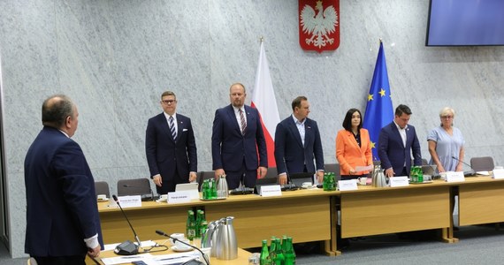 Sejmowa komisja do spraw służb specjalnych nie wiedziała o zakupie Pegasusa - zeznał przed komisją śledczą były dyrektor NIK Marek Bieńkowski. "Był ogromny pośpiech w wydatkowaniu pieniędzy na środki techniki operacyjnej" - poinformował Bieńkowski. 