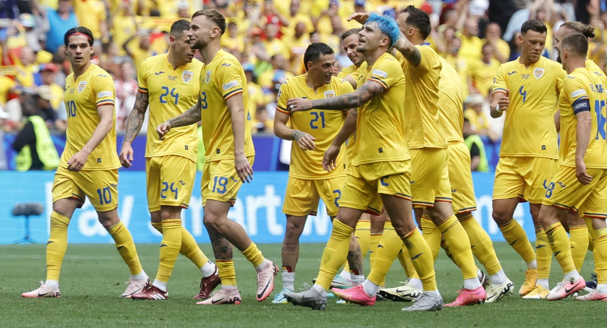 Co to był za mecz w wykonaniu reprezentacji Rumunii! Podopieczni Eduarda Iordanescu na inaugurację rywalizacji w grupie E piłkarskich mistrzostw Europy pokonali Ukraińców 3:0. To i tak najmniejszy wymiar kary, bo okazji do strzelenia kolejnych goli Rumunom nie brakowało.