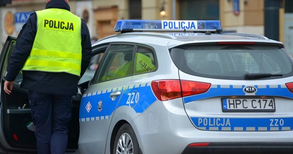 Policjanci z Woli zatrzymali 21 i 24-latka, którzy pobili i zranili nożem dwóch obywateli Ukrainy. Sprawcy trafili na trzy miesiące do aresztu.