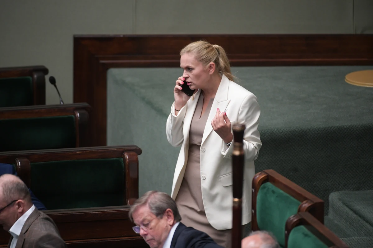 Minister edukacji realizuje swoje zapowiedzi dotyczące lekcji religii. "Zleciłam prace nad przygotowaniem rozporządzenia, które wprowadzi jedną godzinę religii w szkołach od 1 września 2025 roku" - poinformowała we wtorek w TVN24 Barbara Nowacka.